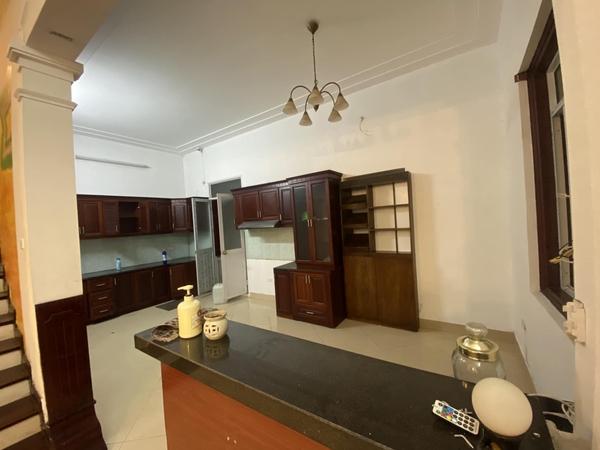 Cho thuê biệt thự đồ cơ bản tại KĐT Việt Hưng, Long Biên. S: 170m2. Giá: 30tr/tháng. LH: 0963892968.