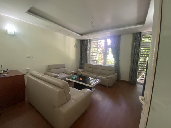 Cho thuê biệt thự cực đẹp tại KĐT Việt Hưng, Long Biên. S: 160m2. Giá: 26tr/tháng. LH: 0389544873