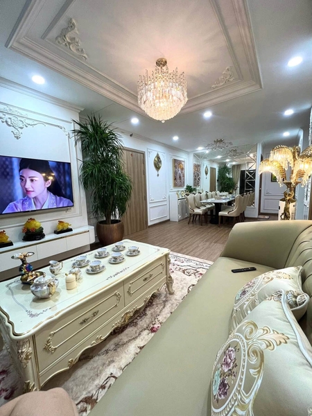Cần bán gấp căn Chung Cư Jadin - View đẹp- Tầng đẹp. 83m2 có 3 ngủ,2 vệ sinh