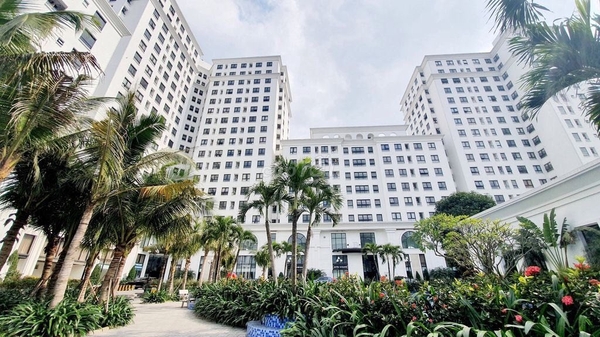 Cần bán căn chung cư Ecocity Việt Hưng. S: 63.5m2. Giá: 4.3 tỷ. Liên hệ: E Hùng 0971902576