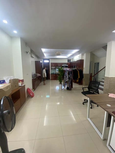 Cho thuê biệt thự cực đẹp tại KĐT Việt Hưng, Long Biên. S: 160m2. Giá: 26tr/tháng. LH: 0389544873