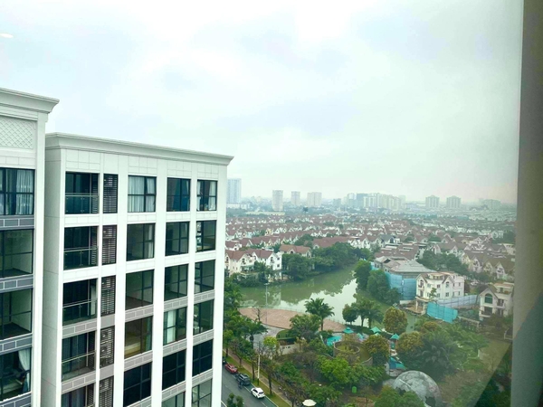 Cho thuê căn hộ full đồ Vinhome Symphony Long Biên. 66m.2PN. giá 15 triệu/th. LH: 0961910403