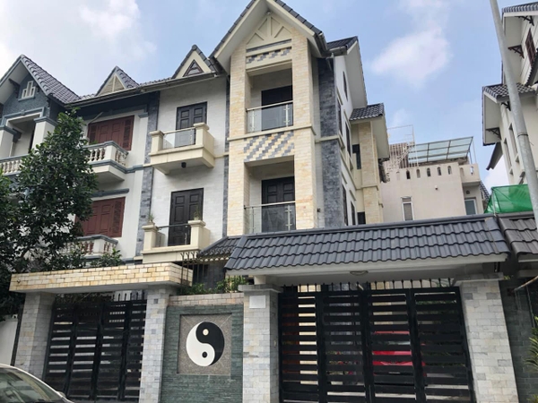 Cho thuê Biệt thự Việt Hưng đã hoàn thiện đầy đủ nội thất xịn đẹp giá 30 triệu/tháng. LH 0963892968