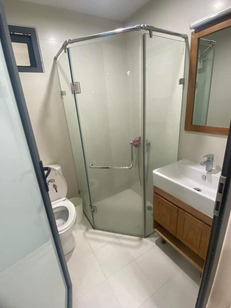 Cho thuê căn full đồ 2 ngủ đẹp tại TSG Lotus Sài Đồng. S: 72m2. Giá: 10triệu /tháng. Lh: 0961910403