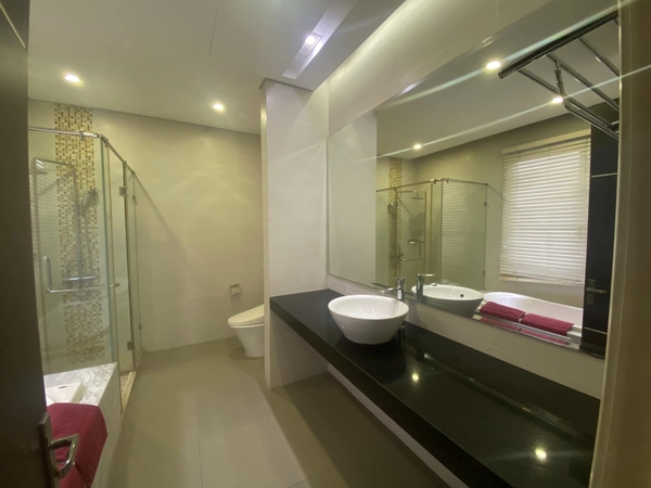 Cho thuê biệt thự full nội thất tại Vinhomes Reverside, Long Biên, Hà Nội. LH: 0389544873