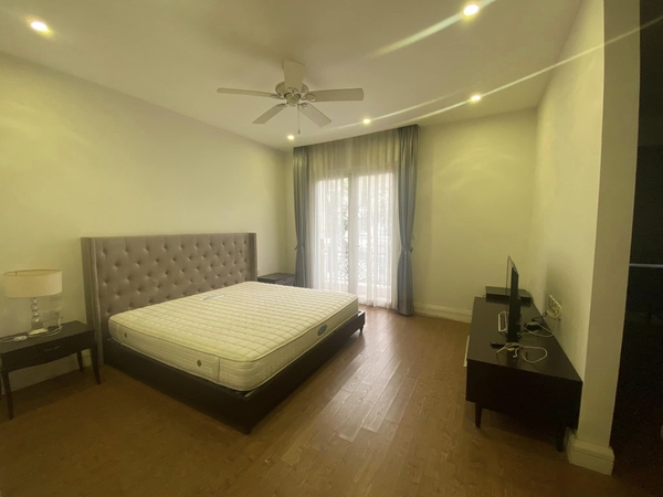 Cho thuê biệt thự full nội thất tại Vinhomes Reverside, Long Biên, Hà Nội. LH: 0389544873