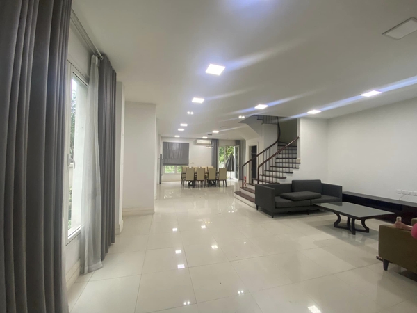 Cho thuê biệt thự full nội thất tại Vinhomes Reverside, Long Biên, Hà Nội. LH: 0389544873