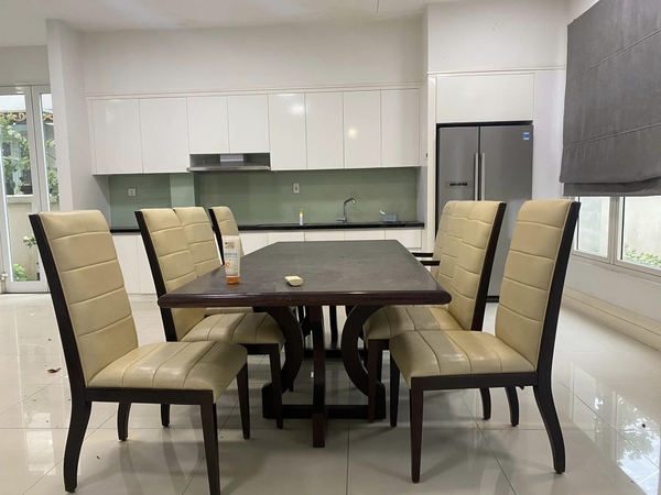 Cho thuê biệt thự full nội thất tại Vinhomes Reverside, Long Biên, Hà Nội. LH: 0389544873