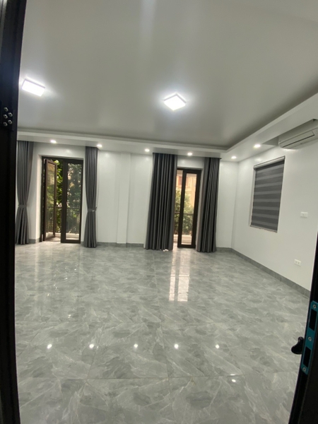 CHO THUÊ BIỆT THỰ VIỆT HƯNG, LONG BIÊN 200M² XÂY DỰNG 3 TẦNG PHÙ HỢP THUÊ LÀM VĂN PHÒNG, LỚP HỌC, CÔNG TY.