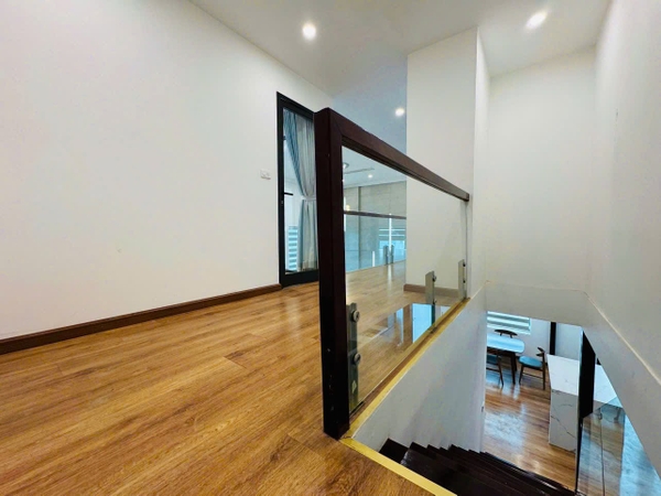 CHO THUÊ CĂN DUPLEX DUY NHẤT TẠI VALENCIA VIỆT HƯNG