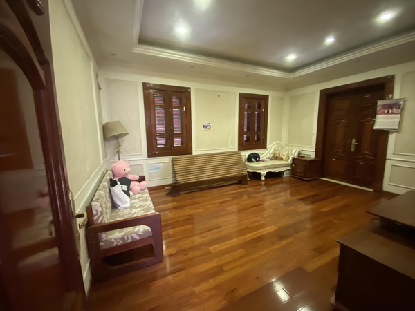 Cho thuê quỹ căn Biệt thự Việt Hưng-Long Biên-200m * 3 tầng-giá từ 25-40 triệu/tháng-kinh doanh đỉnh