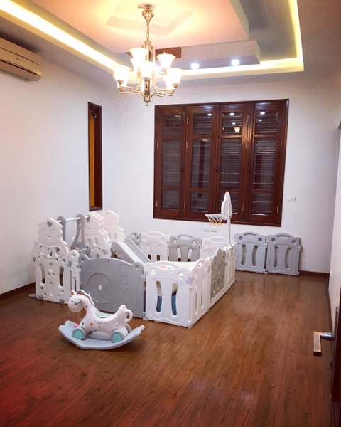 Cho thuê biệt thự khu đô thị Sài Đồng Long Biên Hà Nội Giá 30 Triệu, 275m2, phù hợp cho hộ gia đình hoặc làm văn phòng, Trung tâm dạy học Tiếng Anh.