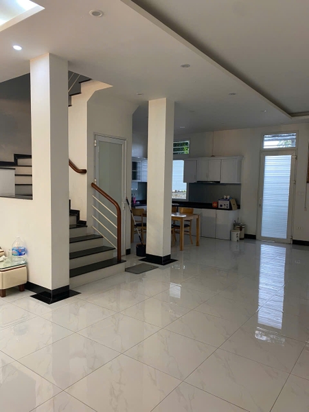 CHO THUÊ BIỆT THỰ VIỆT HƯNG, LONG BIÊN 170M² XÂY DỰNG 3 TẦNG PHÙ HỢP THUÊ Ở VÀ LÀM VĂN PHÒNG.