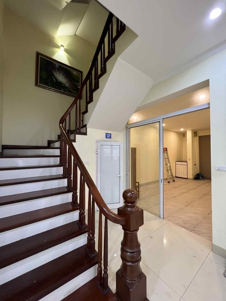 CHO THUÊ BIỆT THỰ VIỆT HƯNG, LONG BIÊN 180M² XÂY DỰNG 3 TẦNG PHÙ HỢP THUÊ ĐỂ Ở, LÀM VĂN PHÒNG, LỚP HỌC, CÔNG TY. GIÁ CHỈ 35tr/tháng