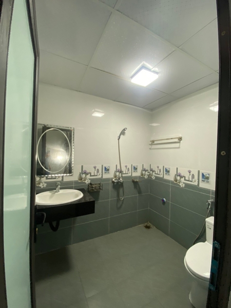 CHO THUÊ BIỆT THỰ VIỆT HƯNG, LONG BIÊN 200M² XÂY DỰNG 3 TẦNG PHÙ HỢP THUÊ LÀM VĂN PHÒNG, LỚP HỌC, CÔNG TY.