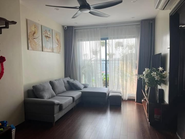 Em có nhu cầu cho thuê căn hộ 70m2, 2 ngủ, 2vs tại Homeland Long Biên toà CT2B view cầu Đông Trù full nội thất, có slot để oto và đủ tiện ích, view pháo hoa