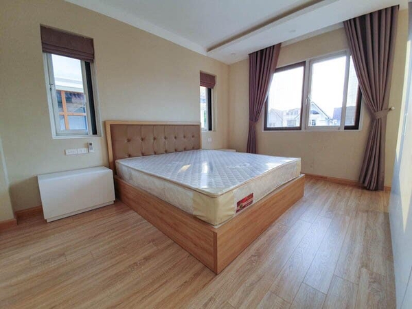 CHO THUÊ BIỆT THỰ VINHOMES - LONG BIÊN - VĂN PHÒNG - KHU AN SINH TỐT.