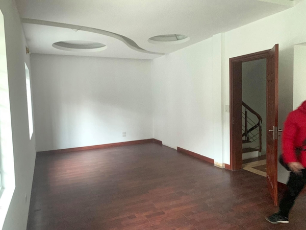 Cho thuê biệt thự Sài Đồng nội thất cơ bản liên hệ Mr Nam 0948572567