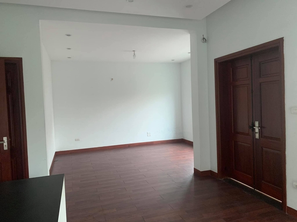 Cho thuê biệt thự Sài Đồng nội thất cơ bản liên hệ Mr Nam 0948572567
