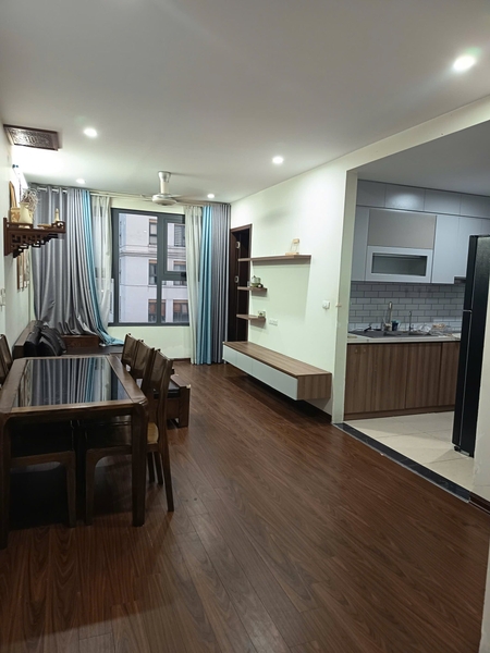 Em có căn Homeland ở toà CT1B muốn cho thuê. LH: 0977830577