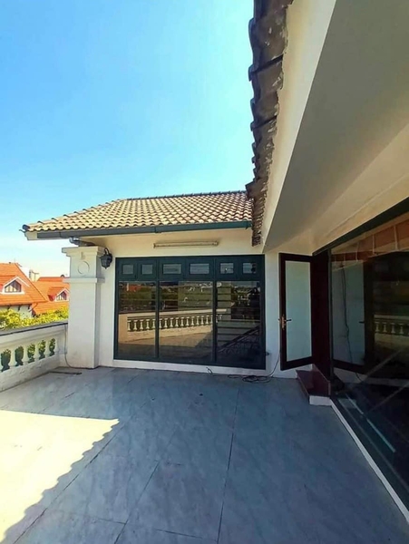 CHO THUÊ BIỆT THỰ VIỆT HƯNG, LONG BIÊN 220M² XÂY DỰNG 3 TẦNG PHÙ HỢP THUÊ ĐỂ Ở, LÀM VĂN PHÒNG, LỚP HỌC, CÔNG TY. GIÁ CHỈ 40tr/tháng