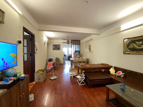 Cho thuê căn góc 3 ngủ thoáng CT20 KĐT Việt Hưng. Nội thất cơ bản. Giá 9tr/tháng