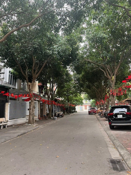 Quỹ căn Biệt Thự, Liền kề cho thuê tại KĐT Việt Hưng, Long Biên. Diện tích từ 180m2. Giá thuê: 25-30tr/tháng. Lh: 0969.237.455