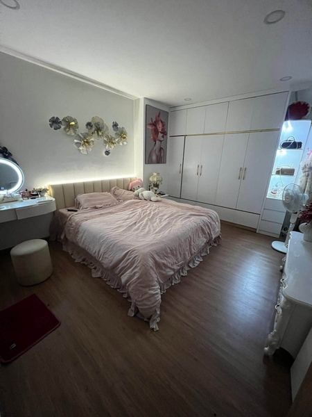 Cần bán gấp căn Chung Cư Jadin - View đẹp- Tầng đẹp. 83m2 có 3 ngủ,2 vệ sinh