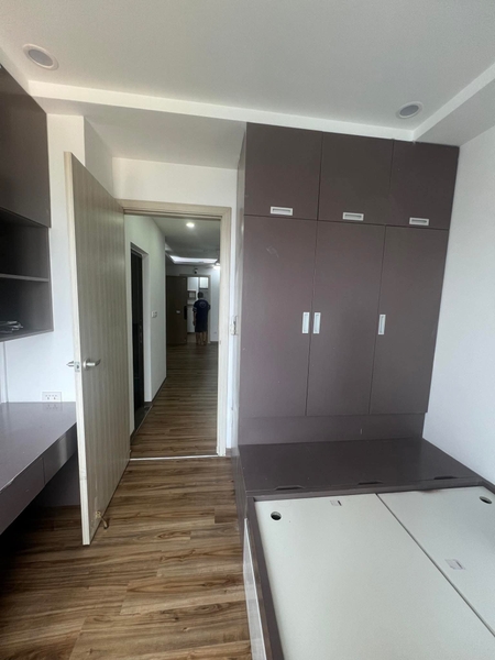 Em có căn Ruby3 ở toà B1 muốn cho thuê. LH: 0977830577 (em Long)