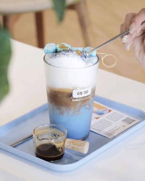 Seafoam Latte - khi cà phê kết hợp cùng hoa đậu biếc