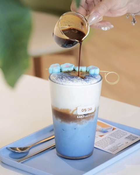 Seafoam Latte - khi cà phê kết hợp cùng hoa đậu biếc