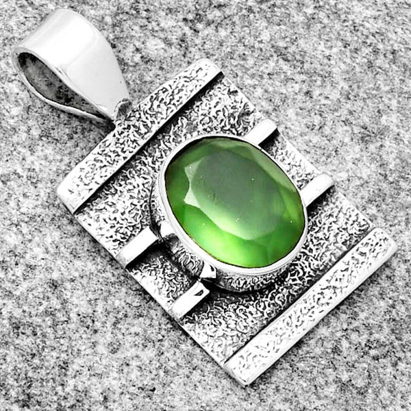 Nephrite - Ngọc Bích