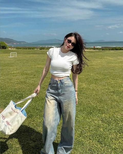 QUẦN JEANS SUÔNG RỘNG CẮT TÚI 8143