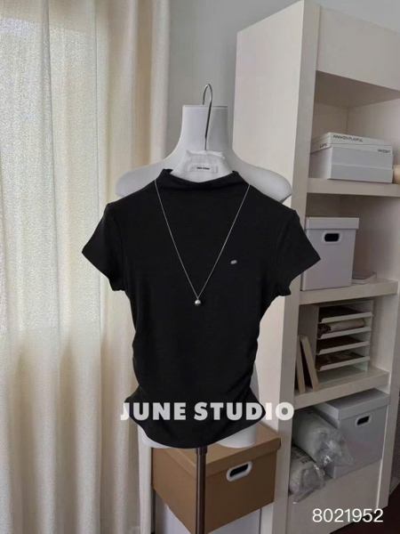 ÁO ZIP CỔ DÚM SƯỜN ĐÍNH TAG MÃ 2611