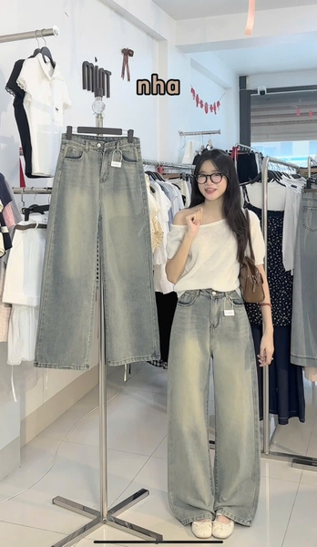 QUẦN JEANS SUÔNG XANH NHẠT MÃ 8224
