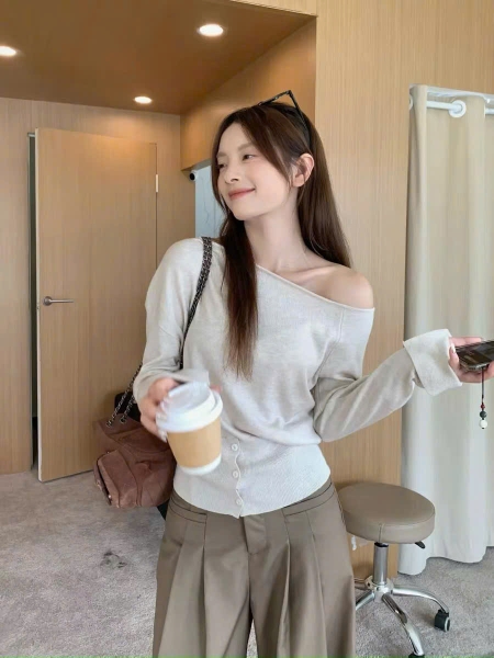 ÁO LỆCH VAI CÚC BO MÃ 2795