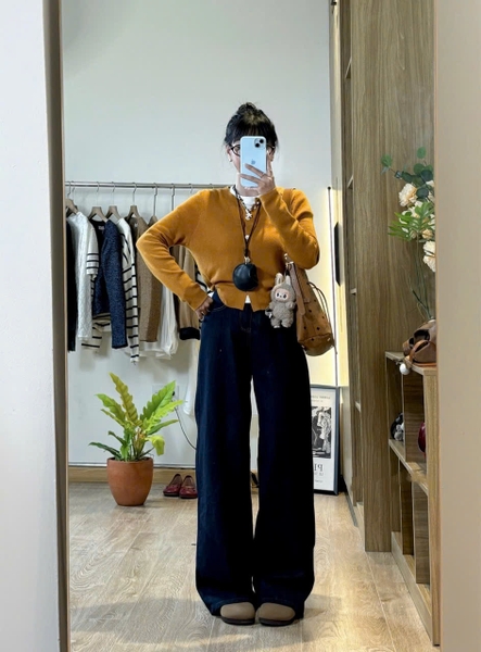 QUẦN JEANS SUÔNG XANH ĐẬM VIỀN CHỈ TRẮNG MÃ 7807