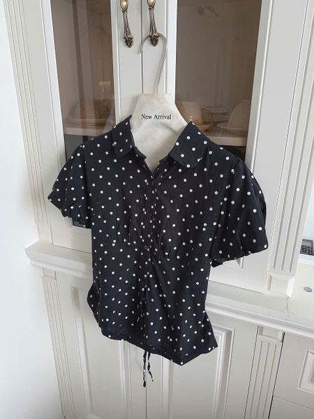 SƠ MI CHẤM BI THẮT EO MÃ 2348