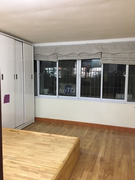 Bán căn hộ tầng 5 2PN tại B5 Nghĩa Tân, Cầu Giấy, Hà Nội.