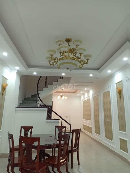 Tầng 1