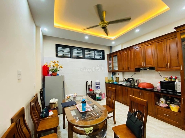 Bán Nhà Cầu Giấy DT56M x 6T x 5.5MT Giá 5 Tỷ