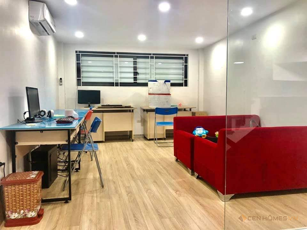 Bán Nhà Pháo Đài Láng, 32m2, MT 5,5m giá chỉ 2 tỷ 25.