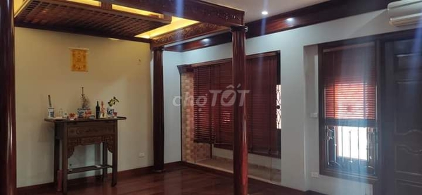 Mặt phố Hoàng Hoa Thám, MT 5m2 vỉa hè 5m