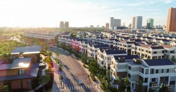 CHO THUÊ SHOPHOUSE CHÂN ĐẾ CHUNG CƯ H9 STARLAKE