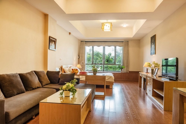 Cho Thuê Căn hộ dịch vụ DT 70m2 Ban Công View Hồ Ba Mẫu