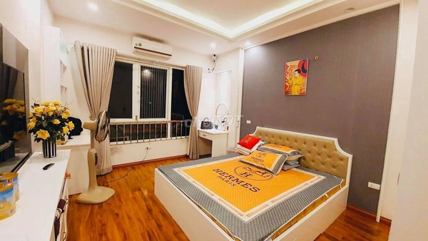 KINH DOANH, SPA, VP. ĐÊ LA THÀNH-ĐĐ: 52m2 x 5, MT6,2