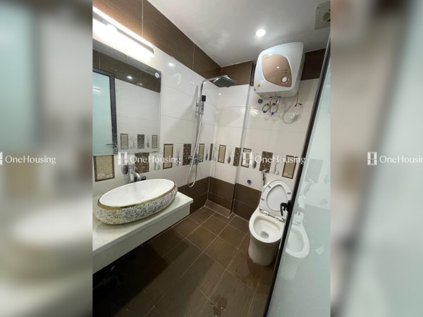 Nhà mặt ngõ Quận Cầu Giấy diện tích 40m² x 5 tầng, mặt tiền 3.4m