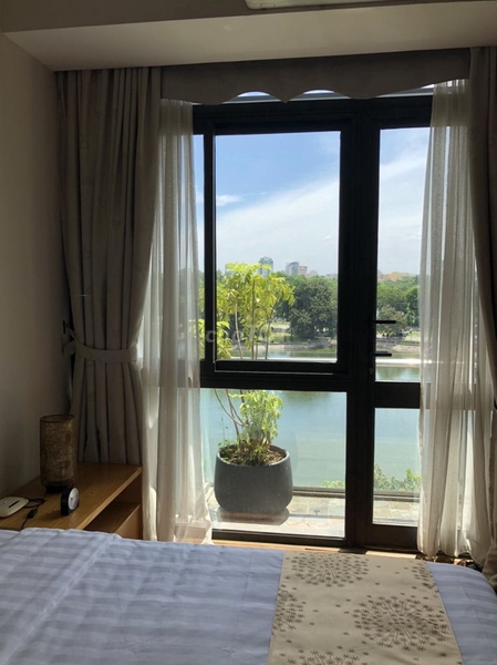 Cho Thuê Căn hộ dịch vụ DT 70m2 Ban Công View Hồ Ba Mẫu