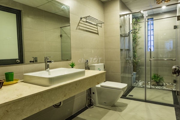 Cho Thuê Căn hộ dịch vụ DT 70m2 Ban Công View Hồ Ba Mẫu