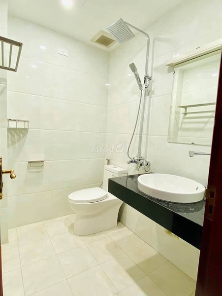 Bán nhà Lạc Long Quân thông Võ Chí Công-43m2x5T